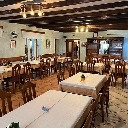 Razman Wine Rooms Gracisce Exterior photo